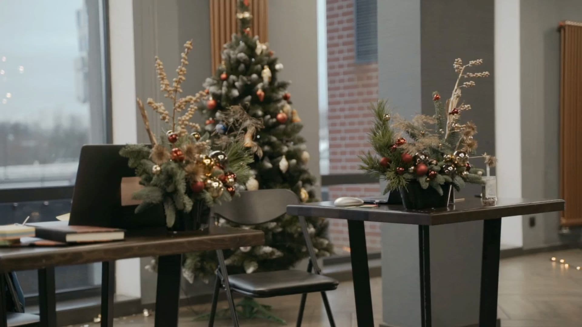 Christmas Tribute to Deans Office Leaders